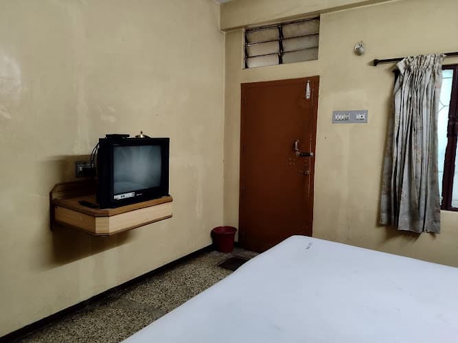 RK Lodge - 1 Star Hotel in Ram Nagar, Coimbatore